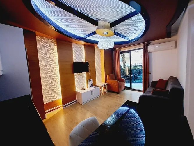 FURNISHED 1+1 APARTMENT IN A LUXURY COMPLEX IN THE CENTER OF ALANYA