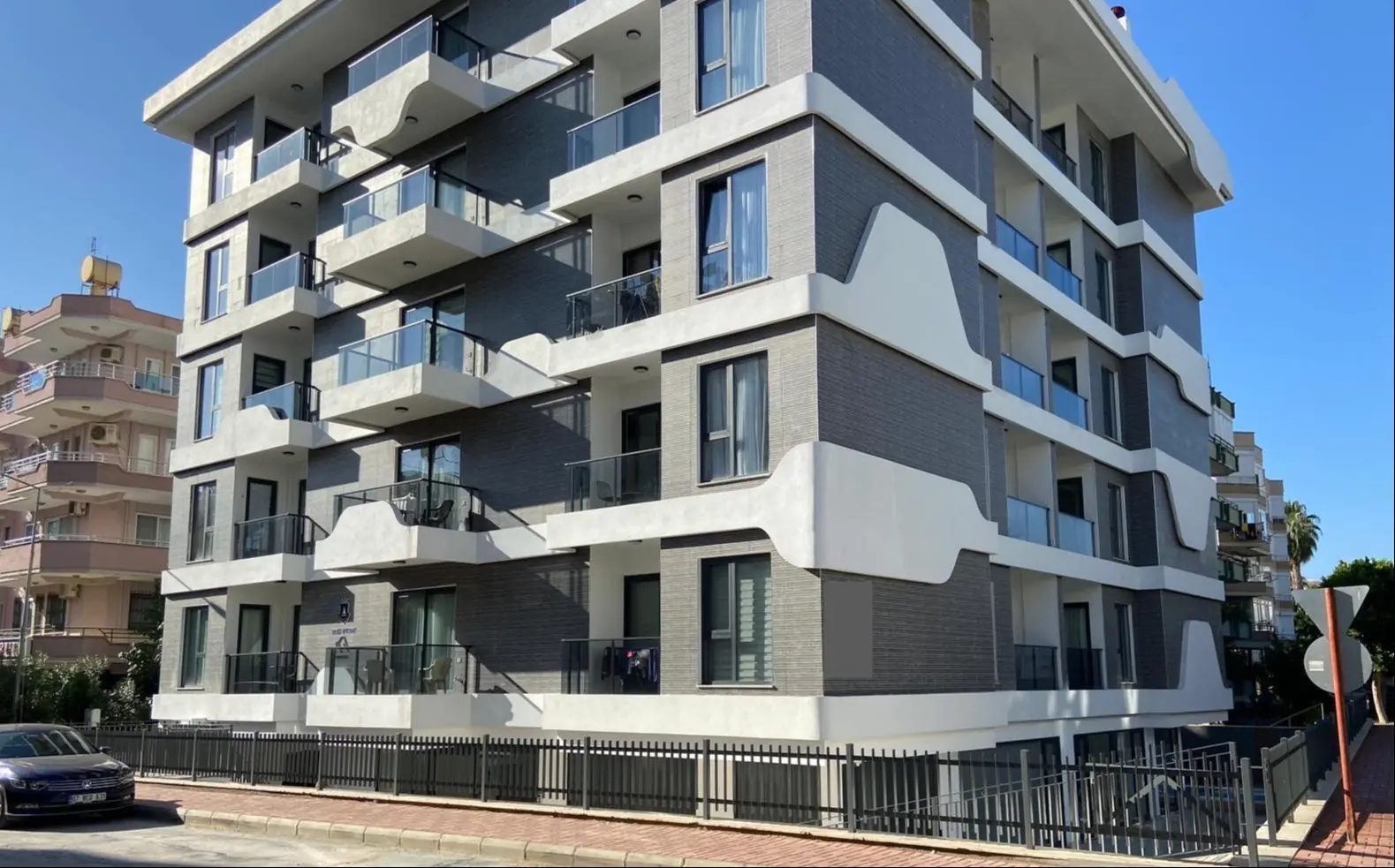 1+1 FURNISHED APARTMENT WITHIN WALKING DISTANCE TO EVERYWHERE