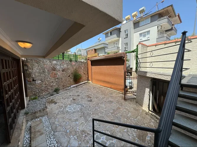 3+2 VILLA WITH CITY AND NATURE VIEW IN ALANYA CASTLE