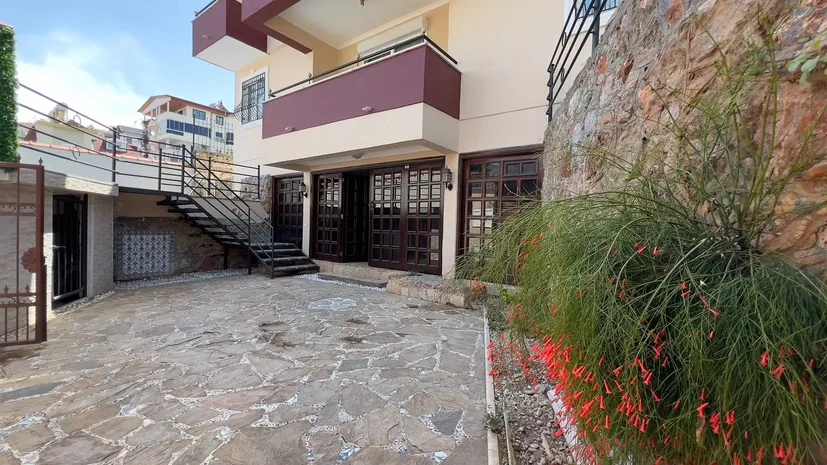 3+2 VILLA WITH CITY AND NATURE VIEW IN ALANYA CASTLE