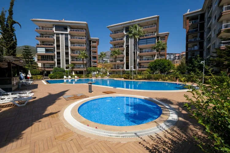 Spacious 4+1 Apartment with City and Mountain Views in the Oba Area