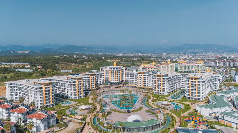 3+1 Apartment For Sale in a Luxury Residential Complex with Amenities