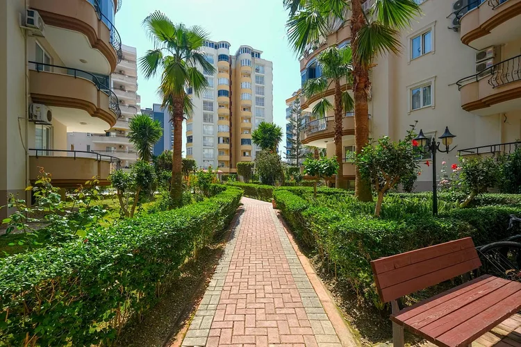 2+1 SPACIOUS APARTMENT FOR SALE IN MAHMUTLAR, 125m²