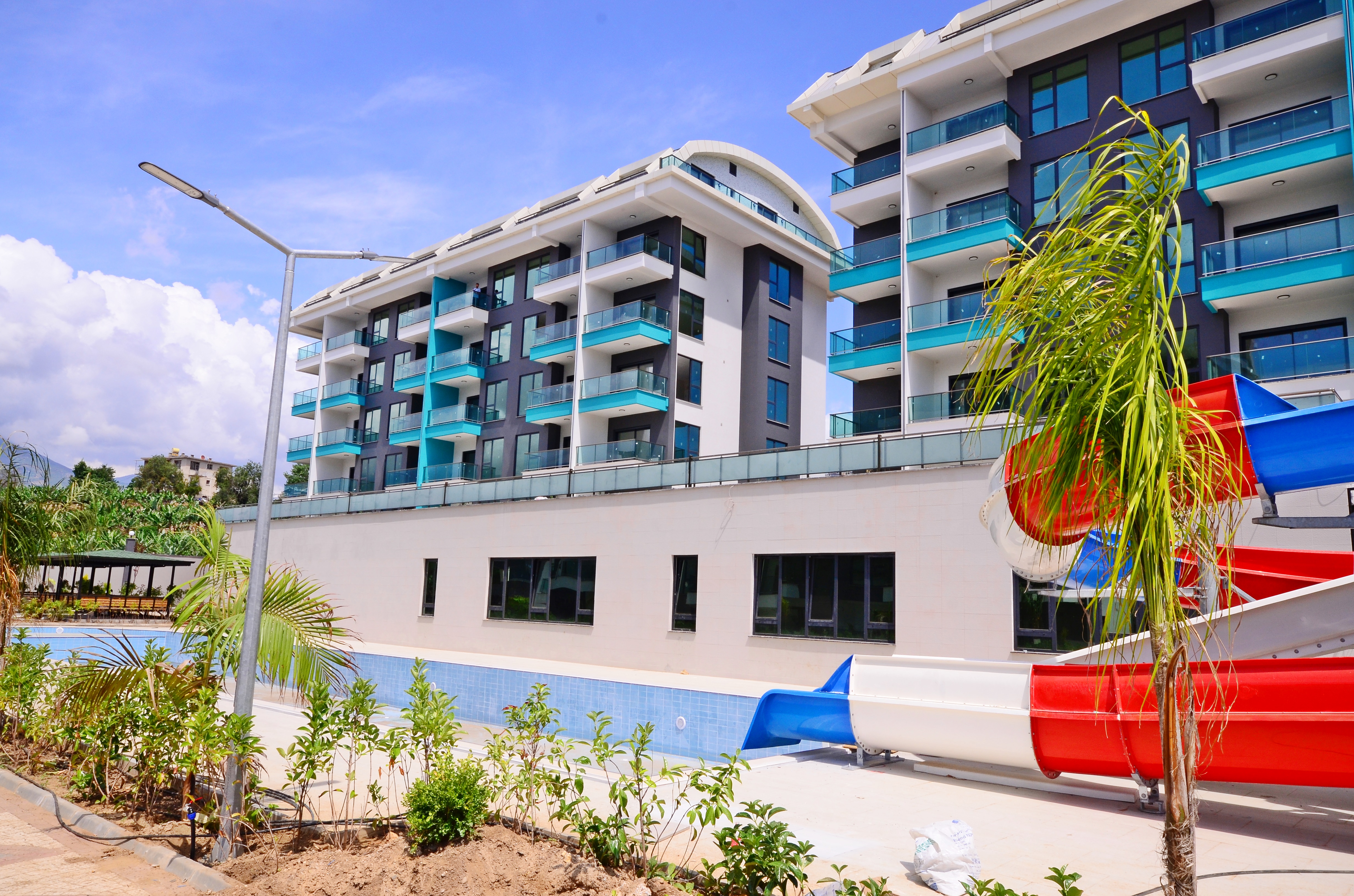 NEW 2+1 APARTMENT IN KARGICAK, NEAR THE SEA