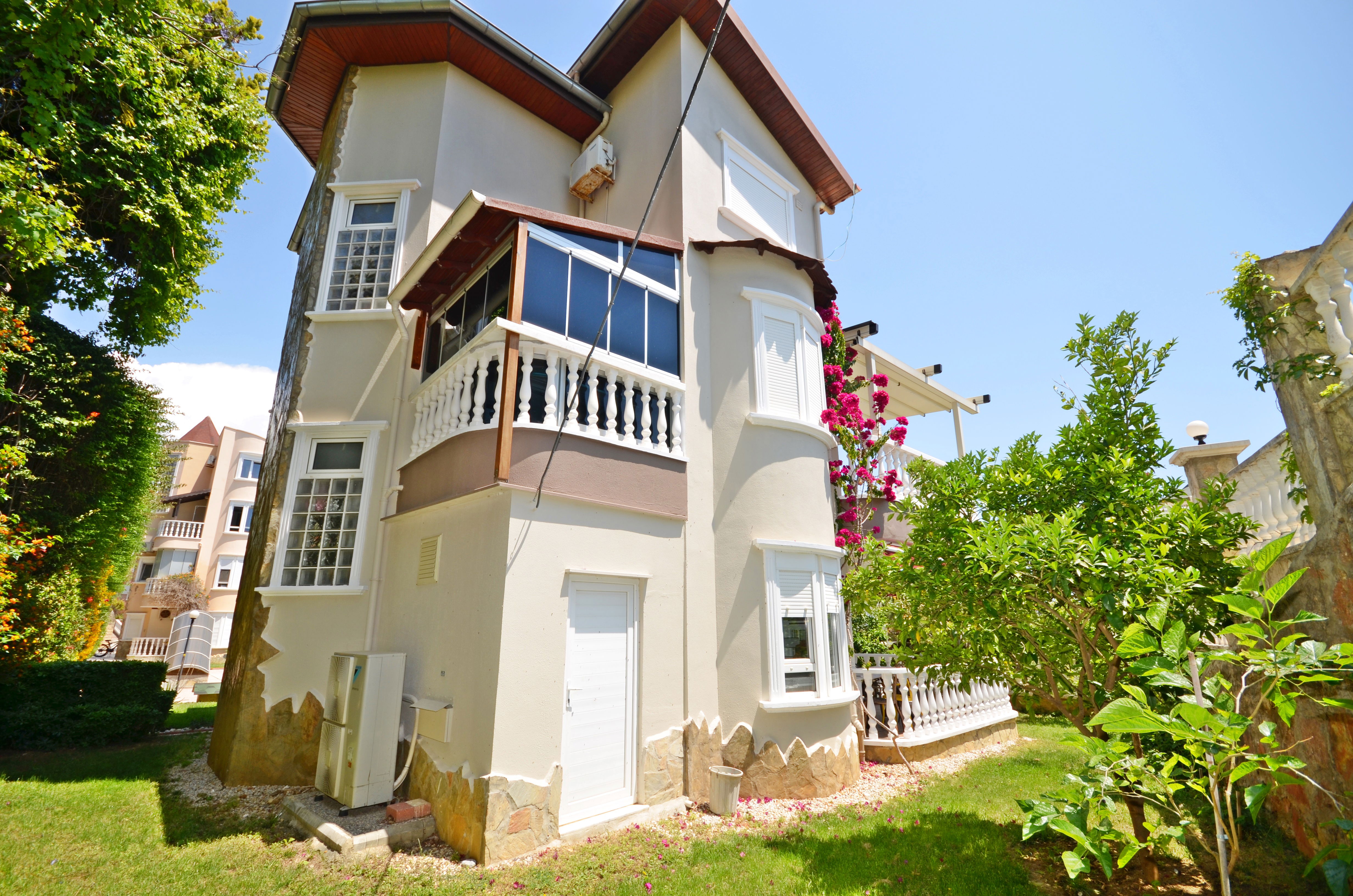 5+1 FULLY FURNISHED VILLA WITH SEA VIEW IN ALANYA KESTEL