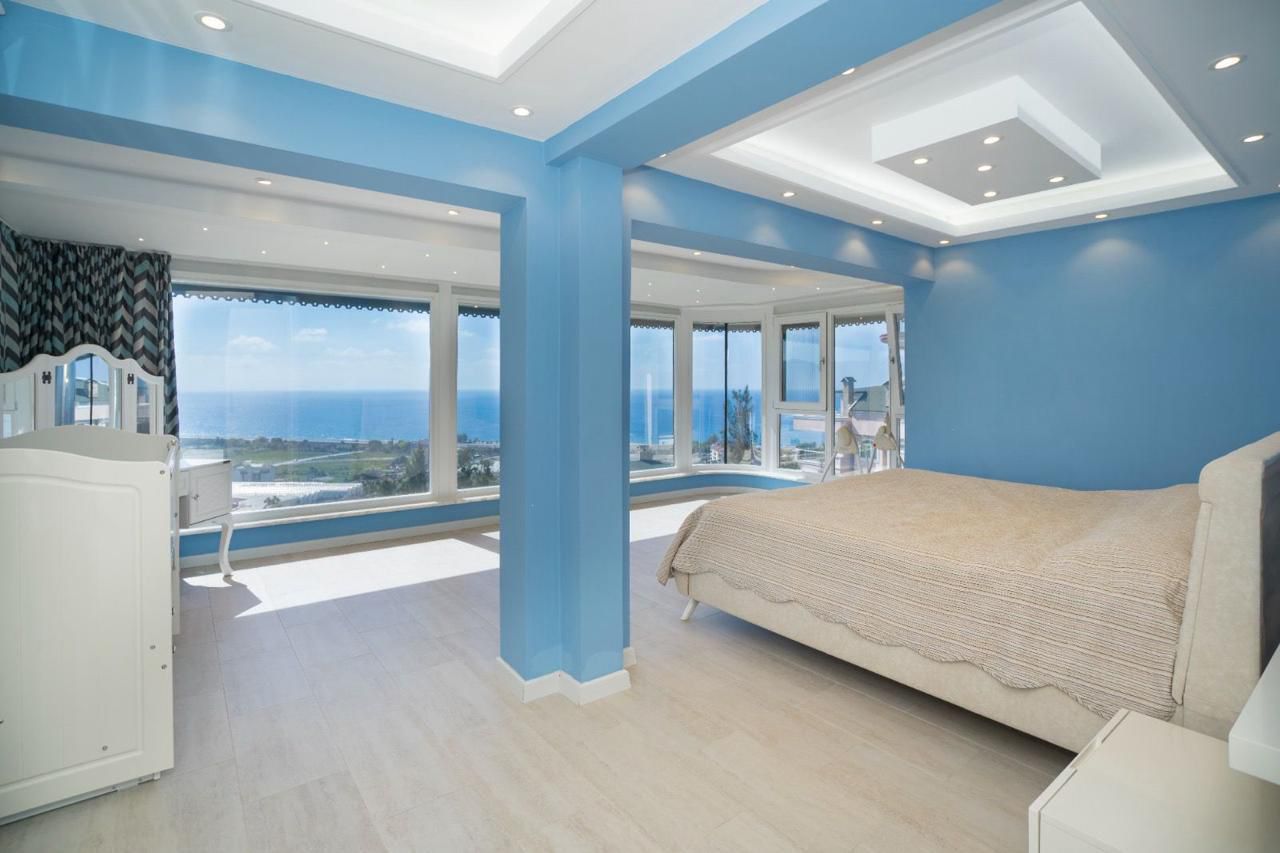 3+1 TRIPLEX VILLA WITH MAGNIFICENT SEA VIEW IN DEMİRTAŞ