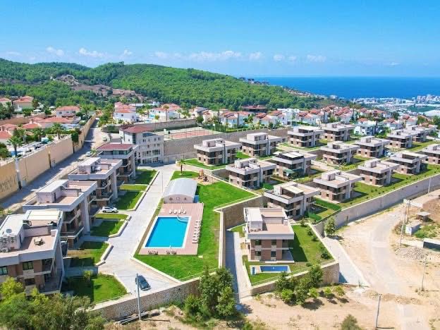 5+1 TRIPLEX VILLA WITH MAGNIFICENT MOUNTAIN VIEW IN KARGICAK