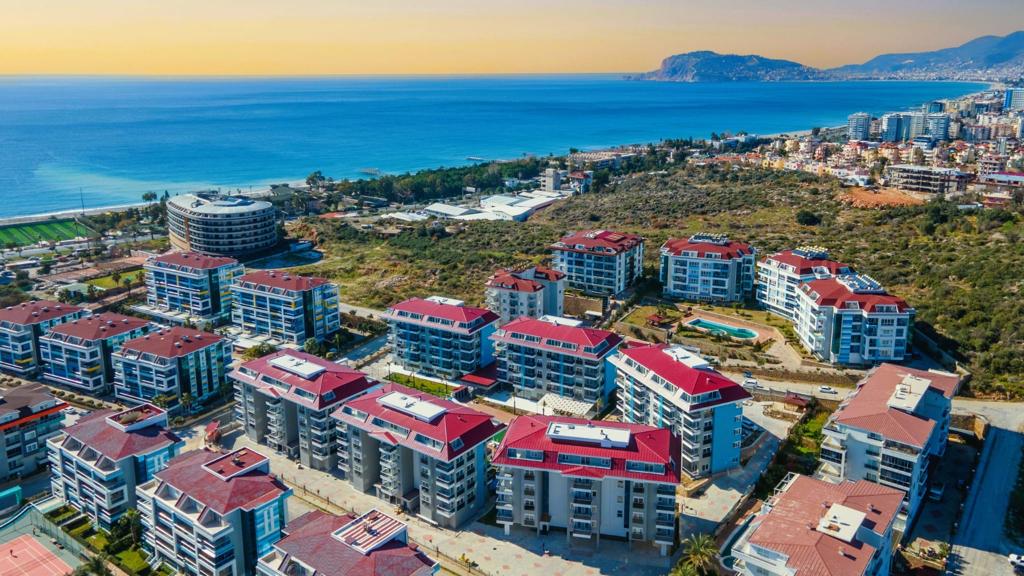 1+1 FULLY FURNISHED APARTMENT IN A ACTIVE COMPLEX IN KESTEL, ALANYA