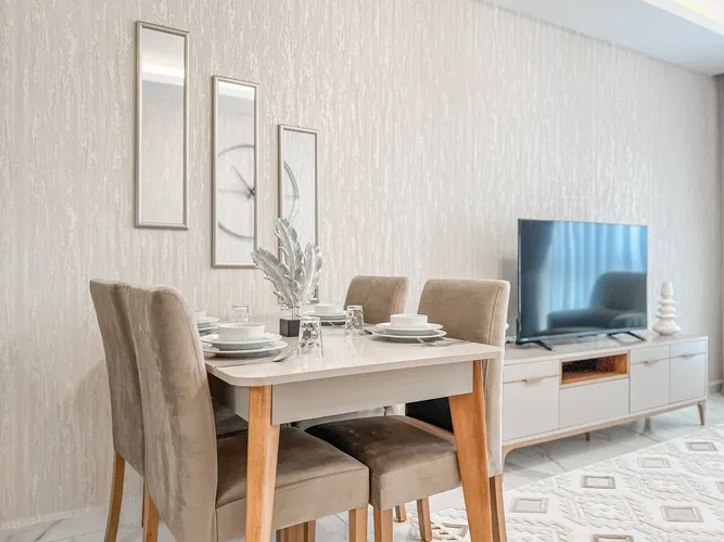 2+1 FULLY FURNISHED APARTMENT NEAR THE STREET IN MAHMUTLAR