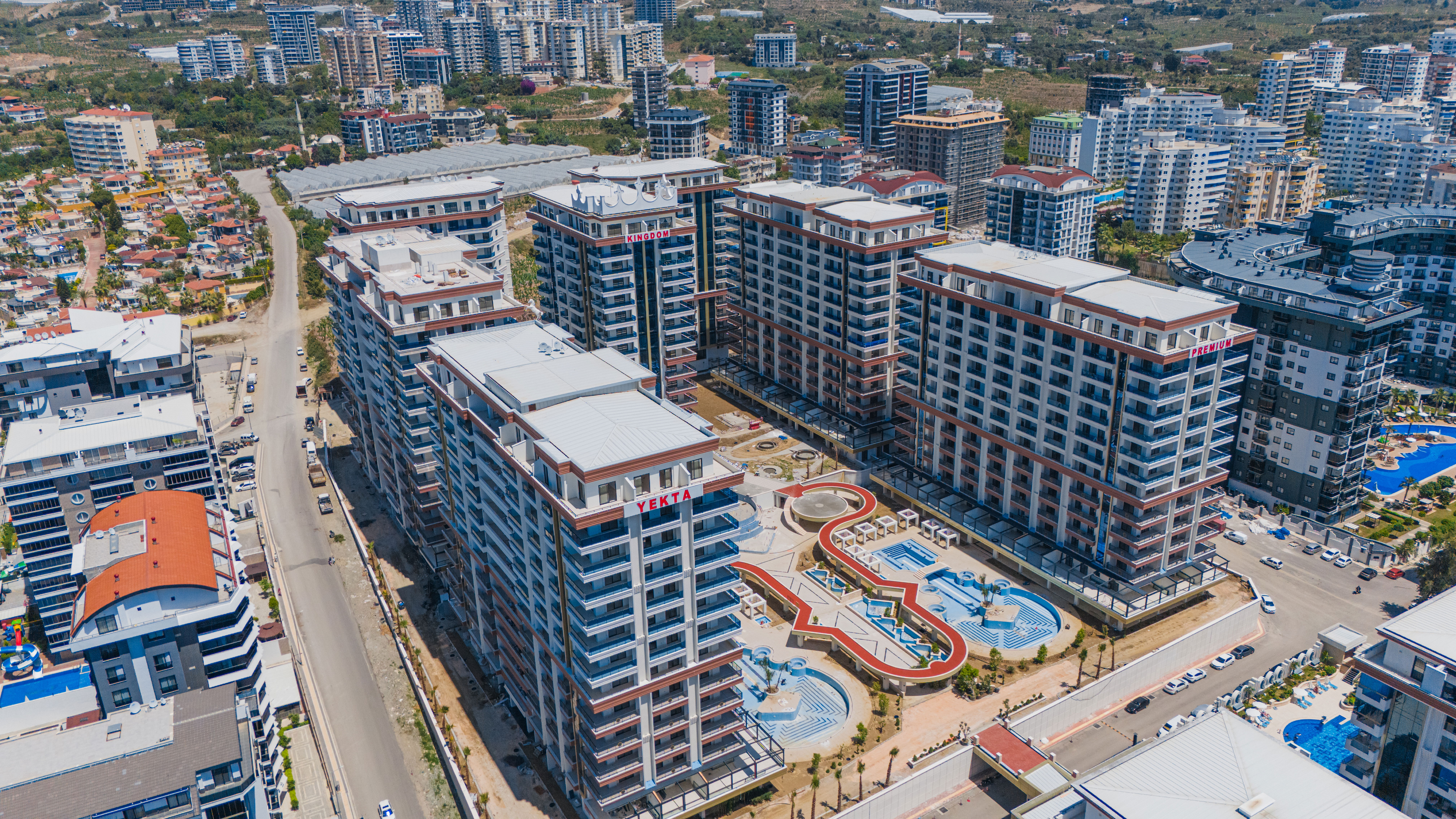 ALANYA MAHMUTLAR MERKEZDE ULTRA LÜKS 3+1 AYRI MUTFAKLI DAİRE 190m²