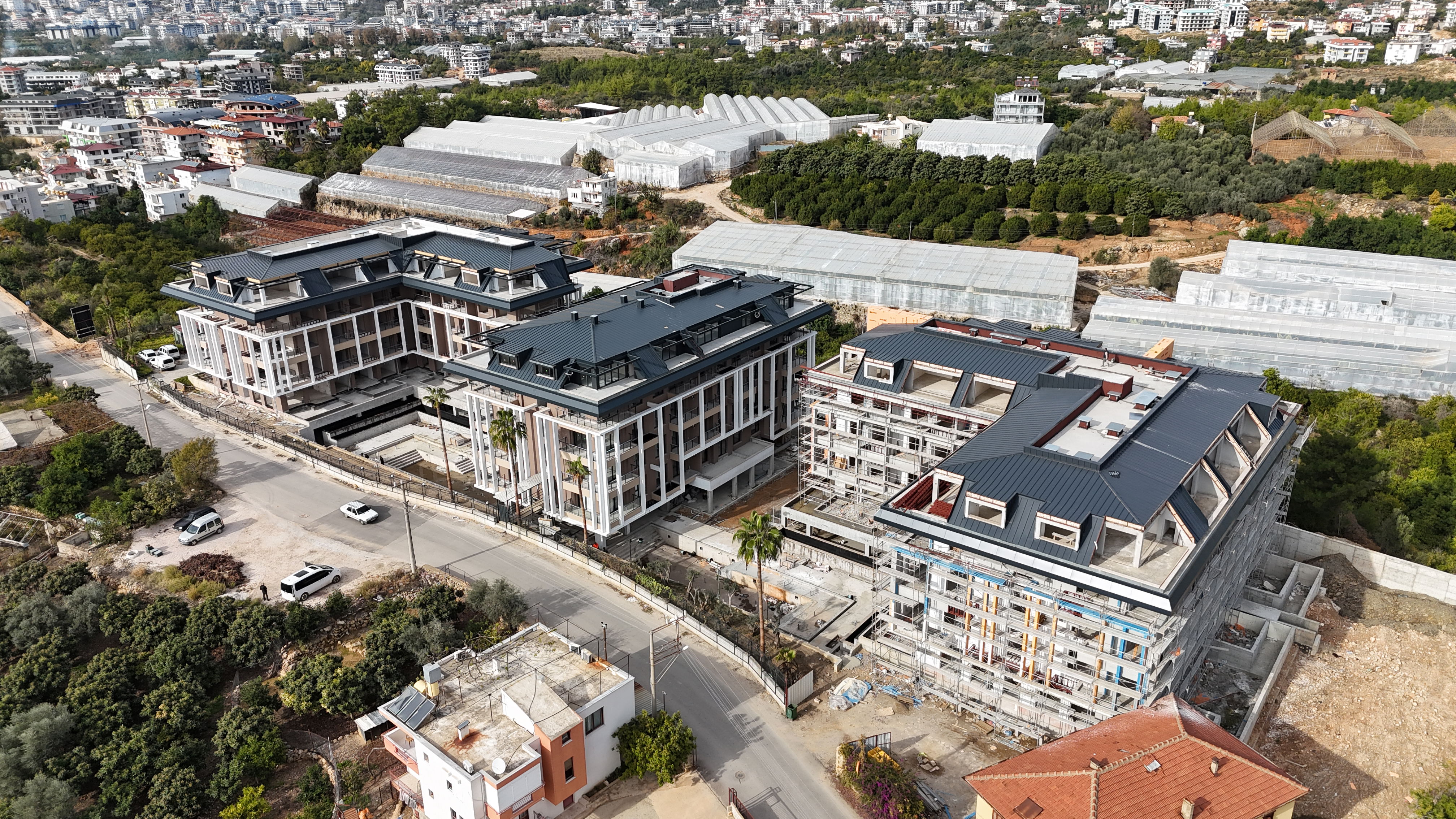ALANYA OBA'NIN EN İYİ PROJELERİNDEN SATILIK 1+1 LÜX EŞYALI DAİRE 
