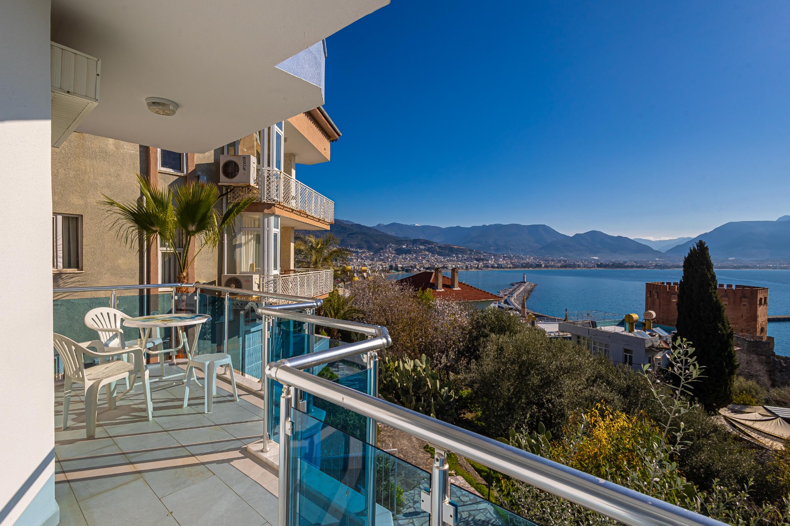 1+1 APARTMENT WITH SPECTACULAR SEA AND CITY VIEW IN ALANYA