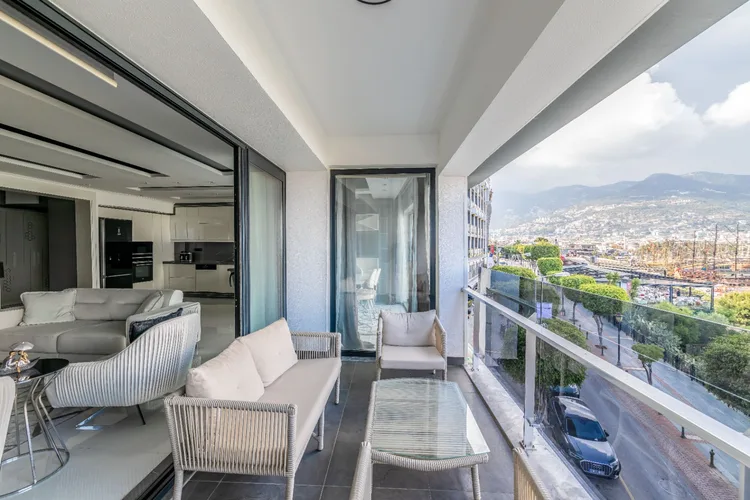 3+1 FURNISHED APARTMENT WITH A STUNNING VIEW IN THE HEART OF ALANYA