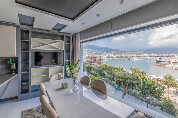3+1 FURNISHED APARTMENT WITH A STUNNING VIEW IN THE HEART OF ALANYA