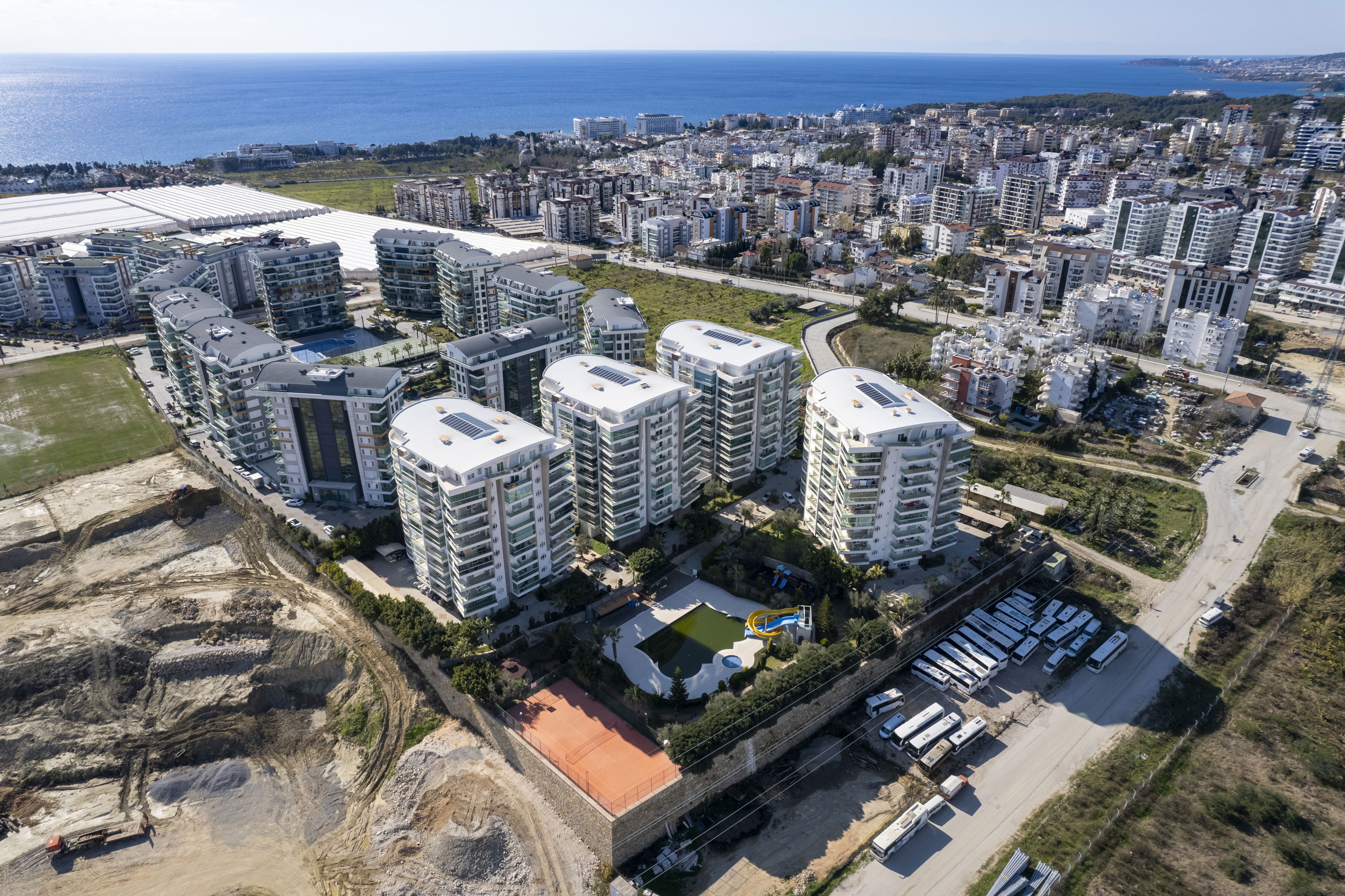 2+1 FULLY FURNISHED APARTMENT IN AVSALLAR WITHIN A COMPLEX, 100m²