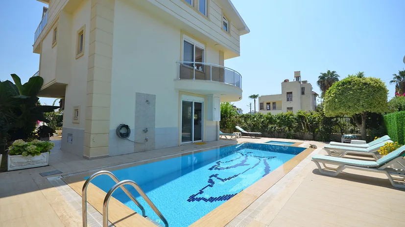 DETACHED VILLA WITH PRIVATE POOL, 3+1 FURNISHED, IN ALANYA KONAKLI.