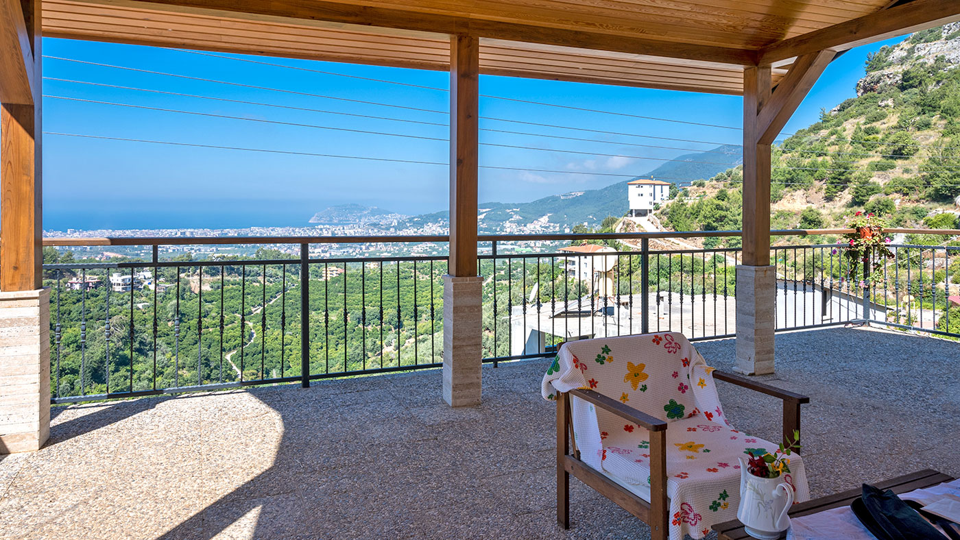 4+1 DETACHED VILLA WITH UNIQUE CITY VIEWS IN ALANYA OBA.