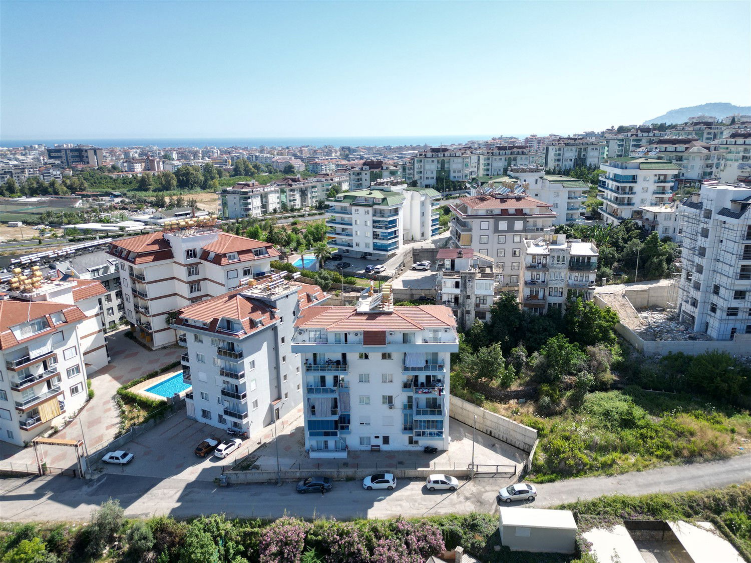 FULLY FURNISHED 2+1 APARTMENT WITH SEPARATE KITCHEN IN ALANYA OBA.