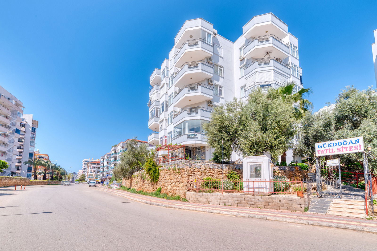 LUXURY FURNISHED 1+1 APARTMENT IN ALANYA TOSMUR