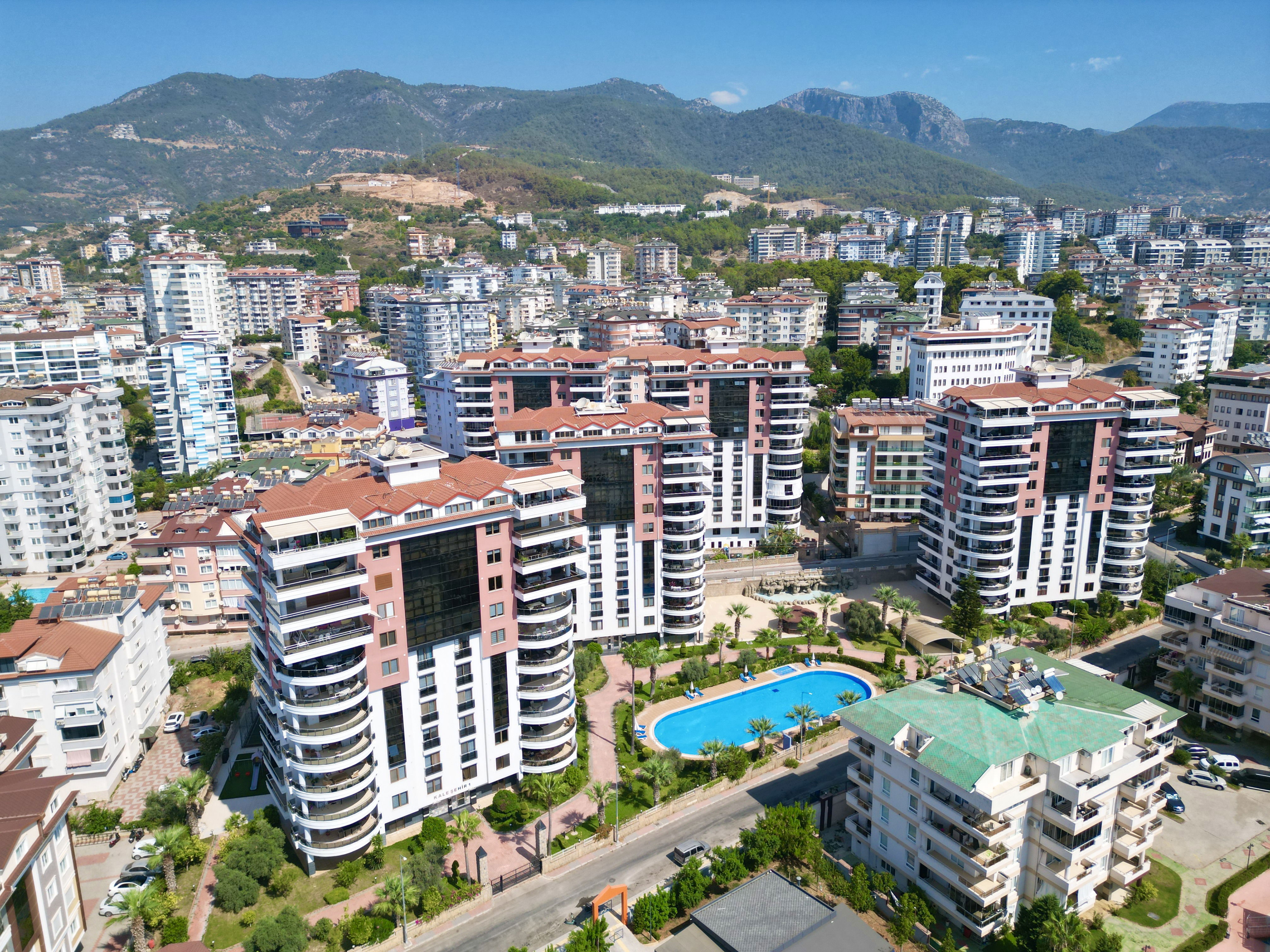 FURNISHED 4+1 APARTMENT WITH SEPARATE KITCHEN IN ALANYA OBA CENTER