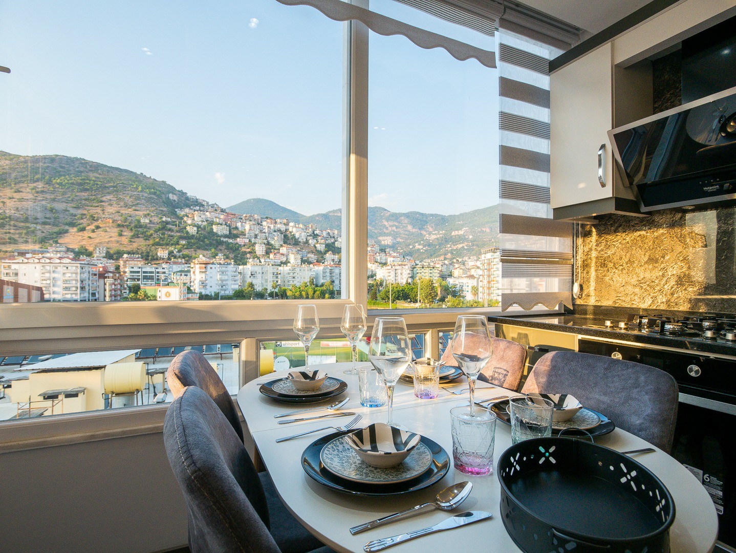FURNISHED 1+1 APARTMENT WITH MOUNTAIN VIEW IN ALANYA CENTER