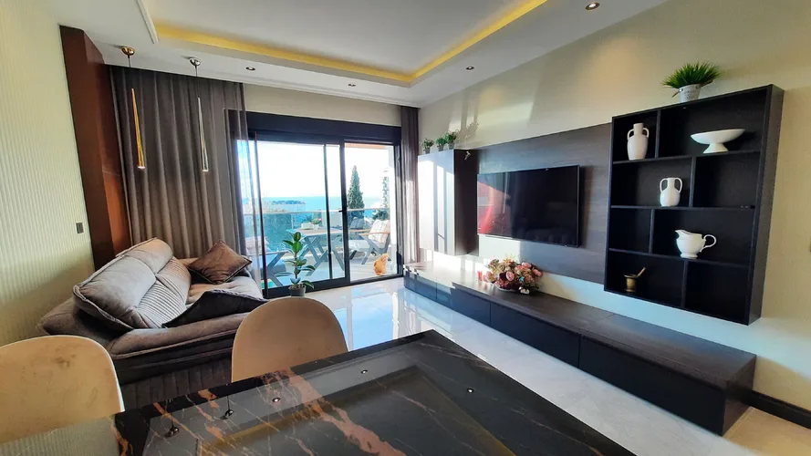 MONARCH PREMIUM, Interior - 2